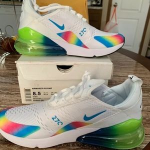 Looking to buy this  Versailles Wall gold planter'